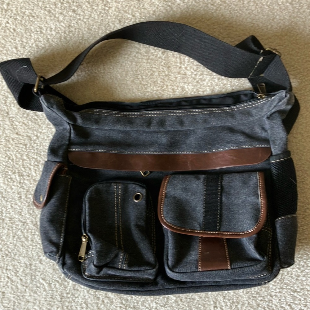 Cargoit smaller dark denim messenger bag zipper & snap pockets Excel  condition